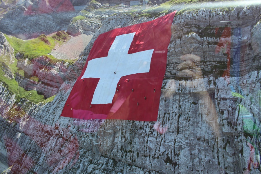 Swiss regulator approve banking license for crypto banks; updated KYC AML rules follow